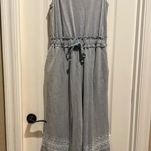 Oli & Hali Light Gray Knit Top